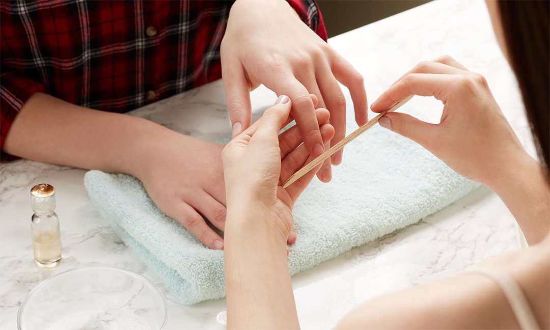 5 common bad habits you should stop doing to your nails ...