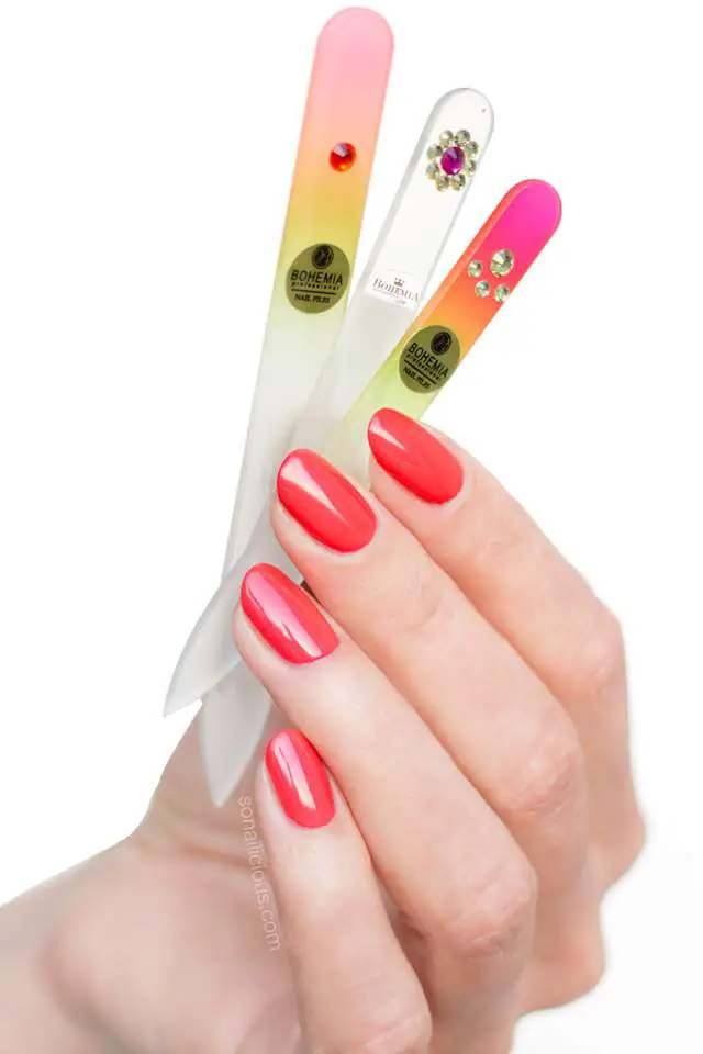 5 Reasons Why You Should Use A Glass Nail File