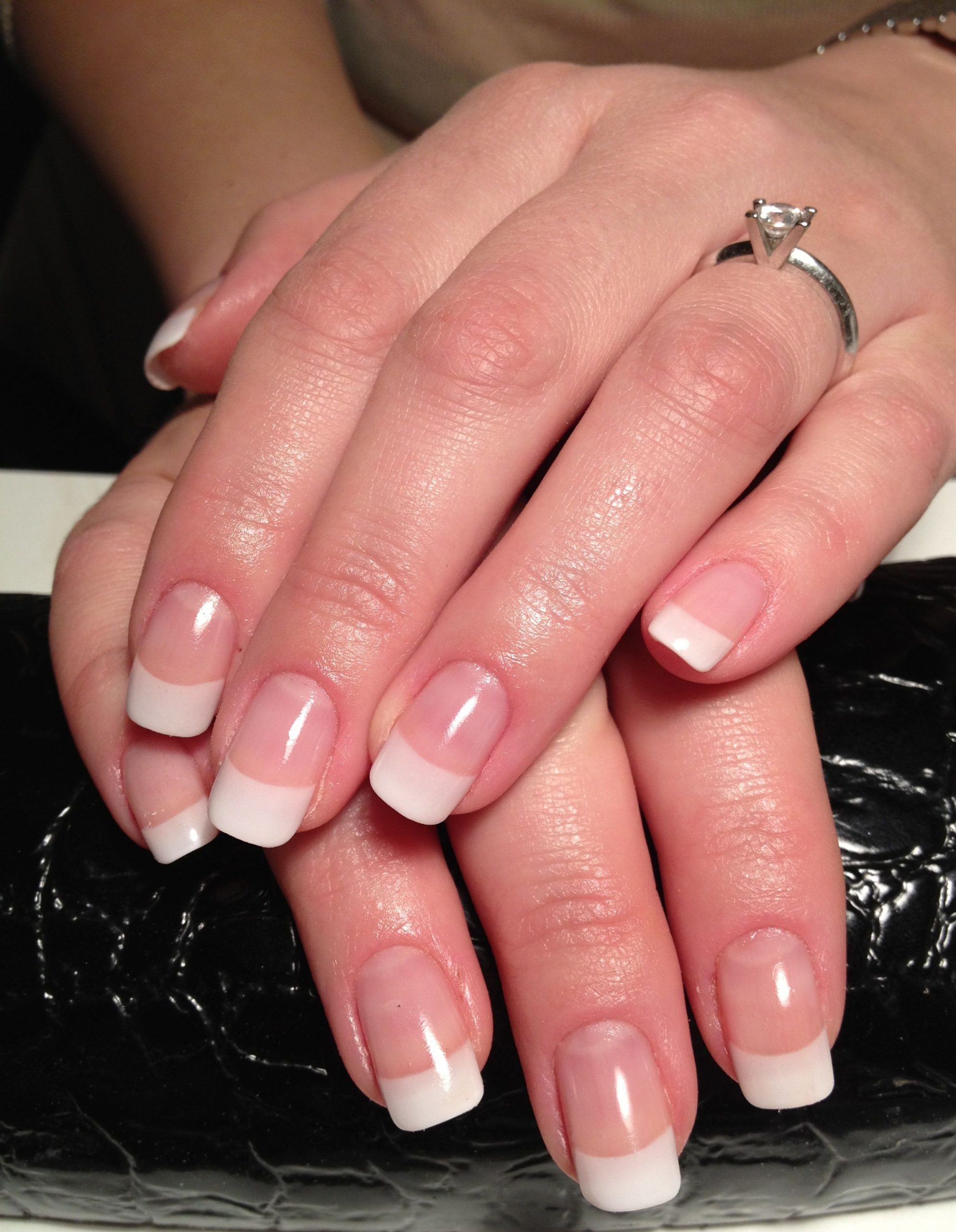 natural looking acrylic nails. Not too long, not too square. Perfect ...