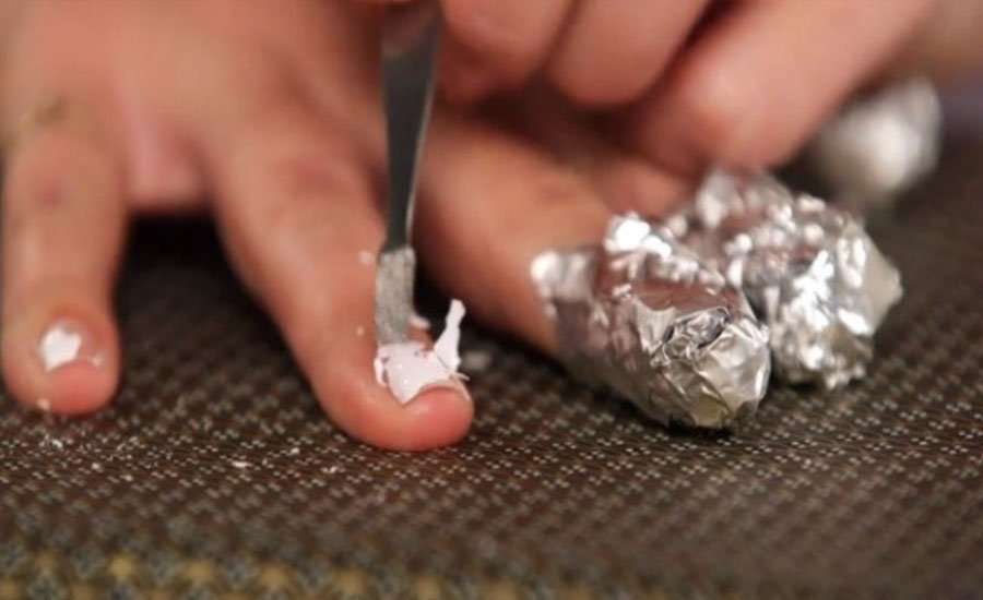 The Right Way on How to Remove Gel Nail Polish At Home ...